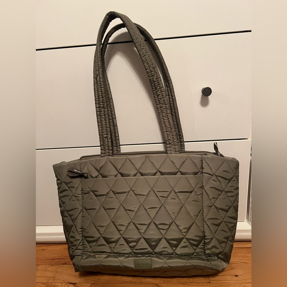 Vera bradley tote bag with laptop compartment